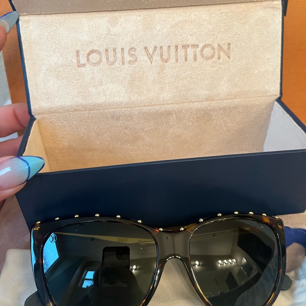 Louis Vuitton Tortoise Shell Sunglasses - Picture 3 of 11